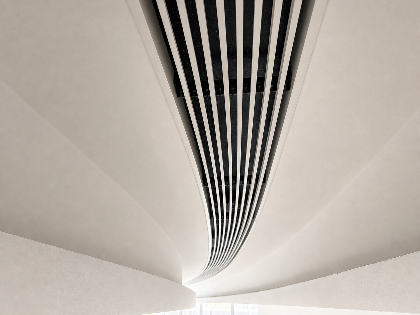 A single arc traverses the room — no segmentation, no joints